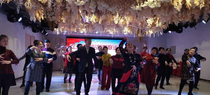 女生联谊会捣蛋攻略（如何在女生联谊会中玩出新花样）